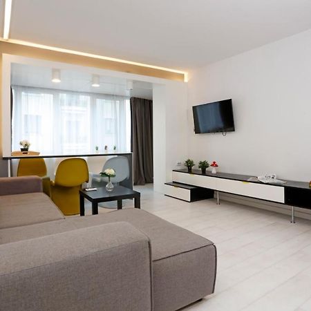 Platinum Apartment With 2 Bedrooms ブカレスト エクステリア 写真