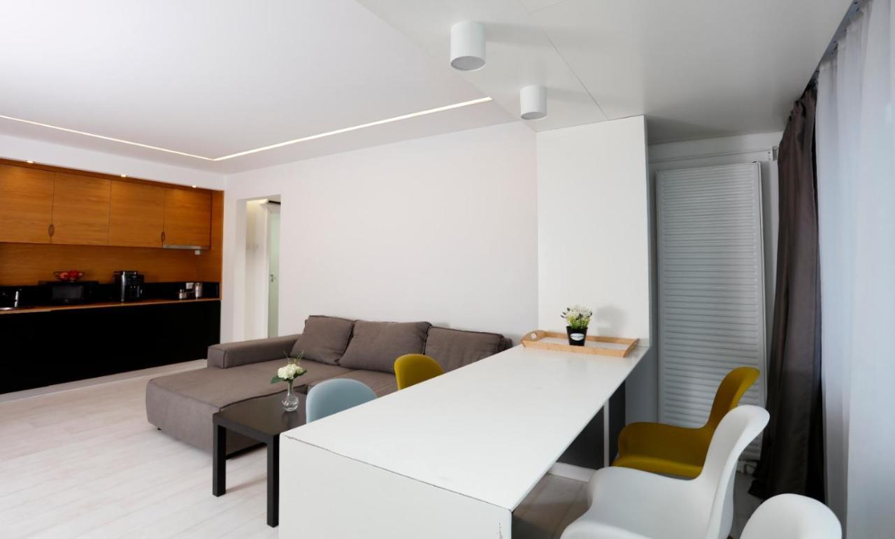 Platinum Apartment With 2 Bedrooms ブカレスト エクステリア 写真