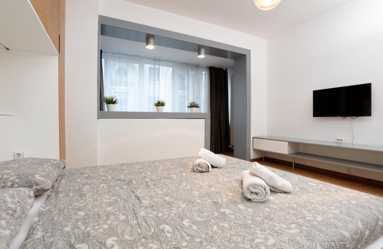 Platinum Apartment With 2 Bedrooms ブカレスト エクステリア 写真